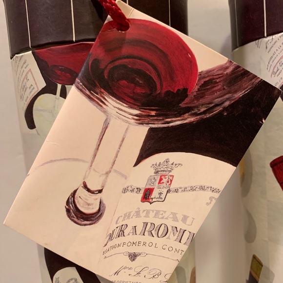 NWT SET OF 2 WINE BOTTLE GIFT CONTAINERS. - Picture 2 of 9